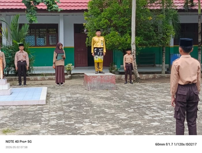 Min 2 Bungo melakukan Upacara Hari Pendidikan Nasional Tahun 2026.
