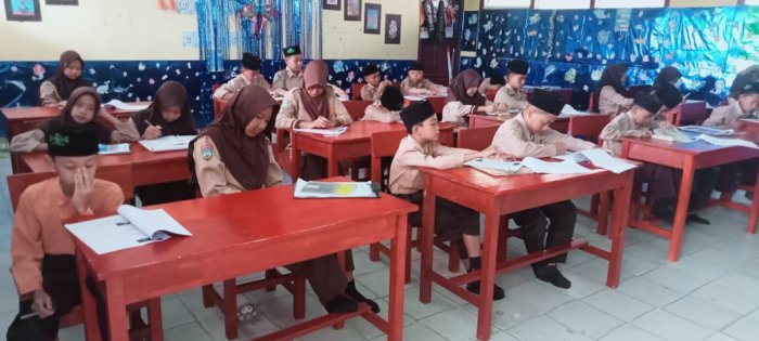 Hari Terakhir Ujian Akhir Semester (UAS) Ganjil MIN 2 Bungo Tahun Ajaran 2025/2026.