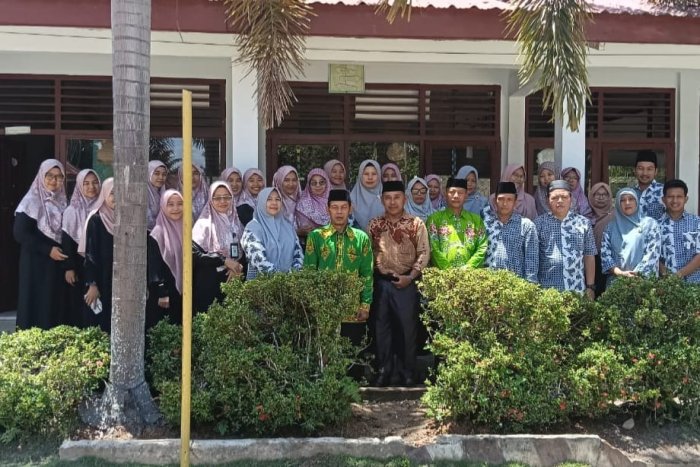 MIN 2 BUNGO Gelar Acara KKG IBNU SINA MI Kuamang Kuning Dengan Tema KURIKULUM BERBASIS CINTA