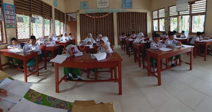 Suasana Hari Ke Empat Ujian Akhir Semester Ganjil MIN 2 Bungo Tahun Ajaran 2025/2026.