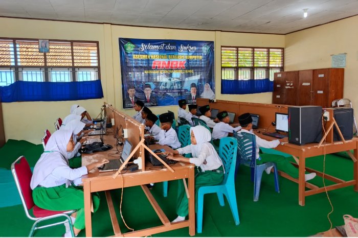 Pelaksaaan Ujian ANBK Gelombang 3 sesi 2 Hari Ke 1 Di MIN 2 Bungo